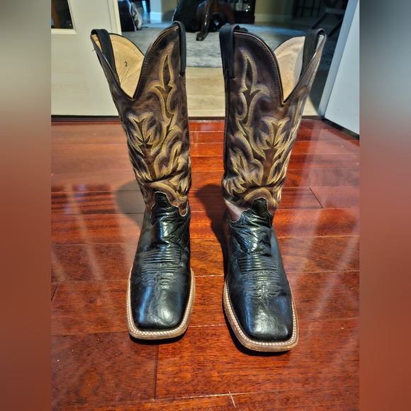Mens size 8 1/2 EE Justin square toe boots